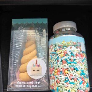 Unicorn cake toppers. With jar or metallic pastel sprinkles. Unicorn birthday